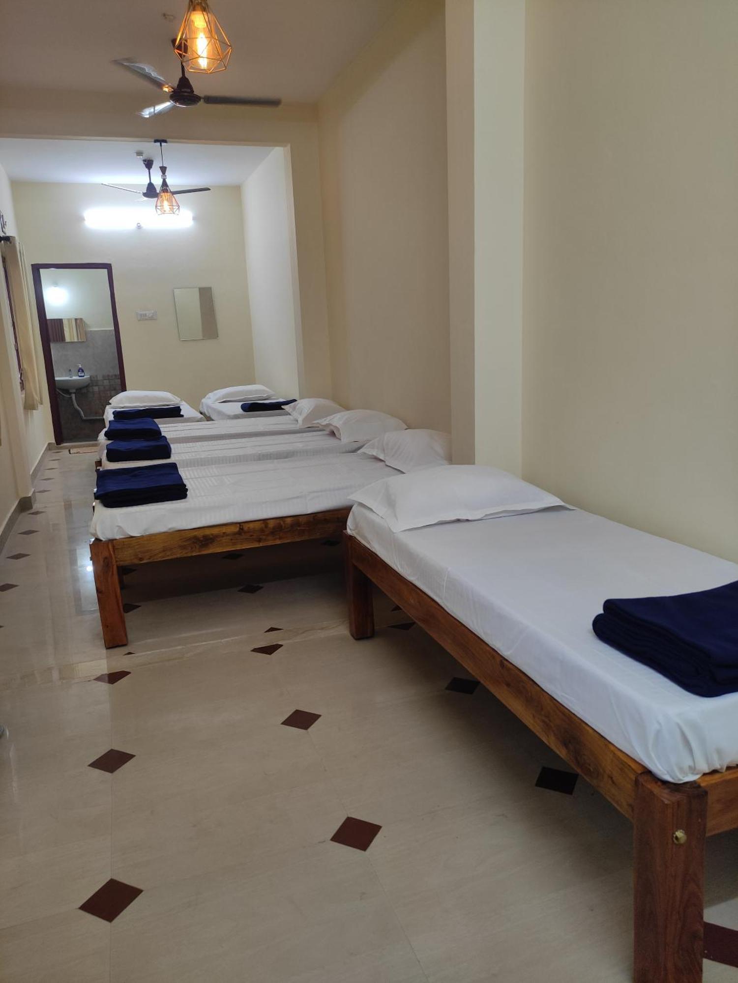 Nest Inn Service Rooms จิกมากาลูร์ ภายนอก รูปภาพ