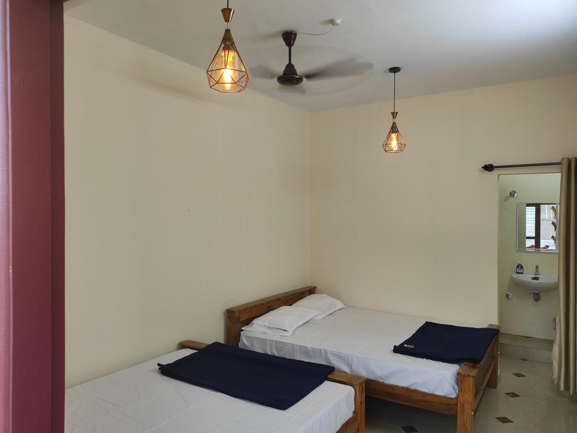 Nest Inn Service Rooms จิกมากาลูร์ ภายนอก รูปภาพ
