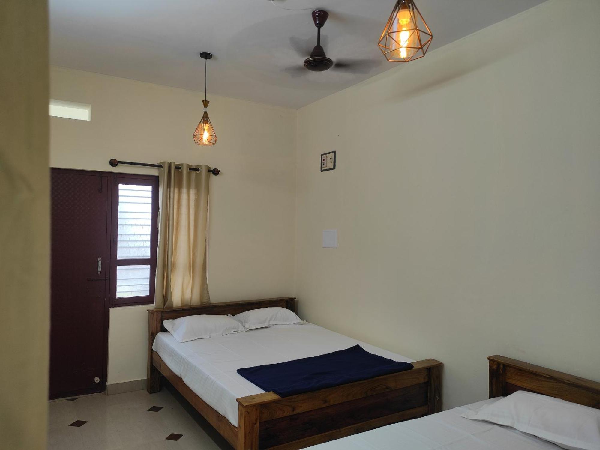 Nest Inn Service Rooms จิกมากาลูร์ ภายนอก รูปภาพ
