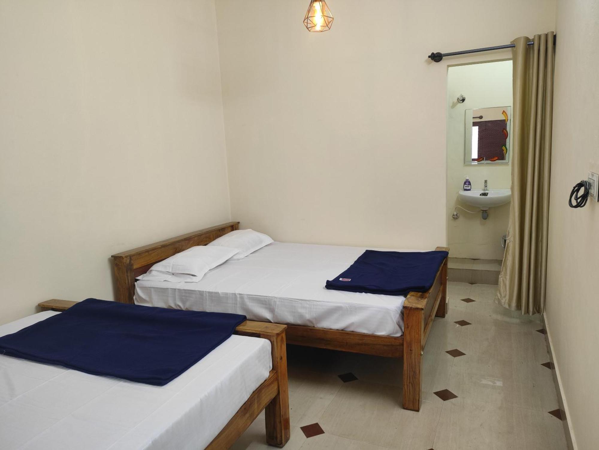 Nest Inn Service Rooms จิกมากาลูร์ ภายนอก รูปภาพ
